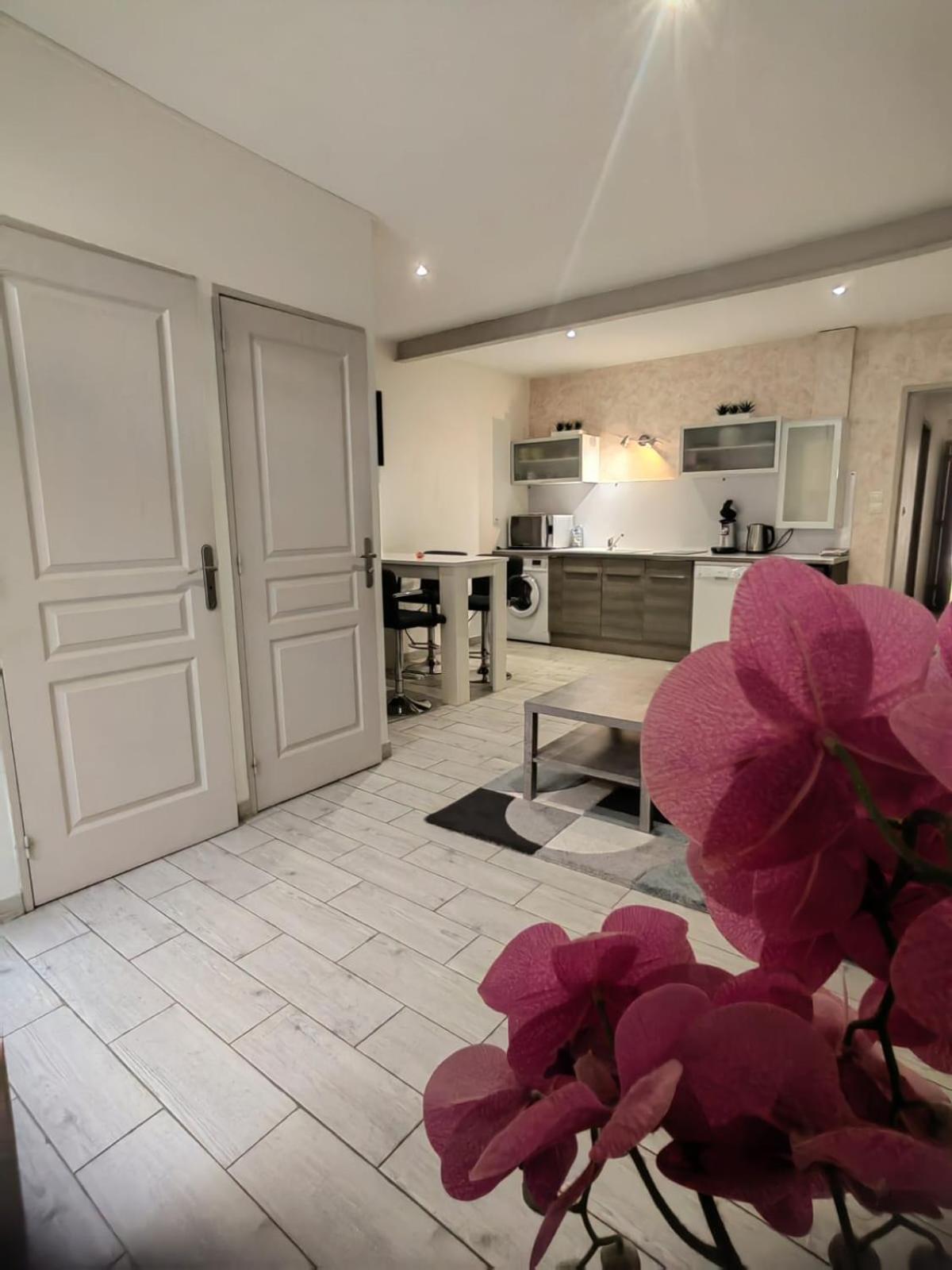 Appartement A Valence Валанс Екстериор снимка